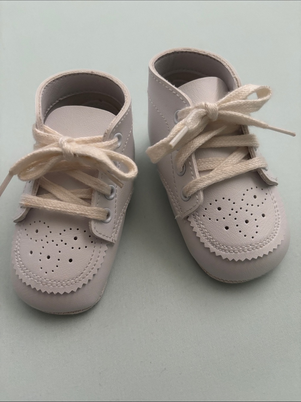 DARLING VINTAGE BABY GIRL CRIB SHOES - Picture 2 of 6